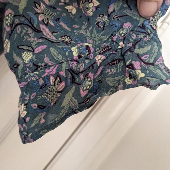 Lucky Brand Floral V-Neck Blouse - Picture 4 of 5